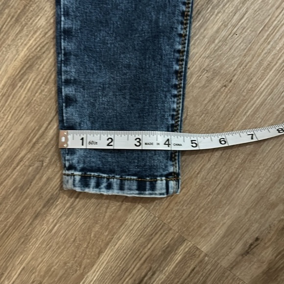 ALCOTT Distress Skinny Jeans - Picture 7 of 9